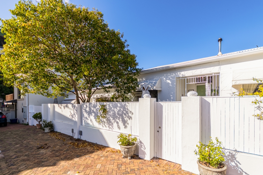 2 Bedroom Property for Sale in Claremont Upper Western Cape
